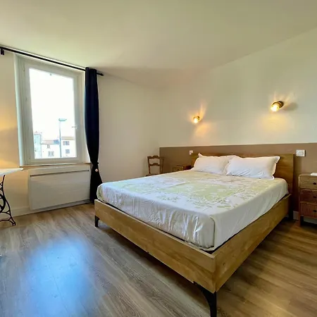 Maison Du Canal Avec Cour Privee