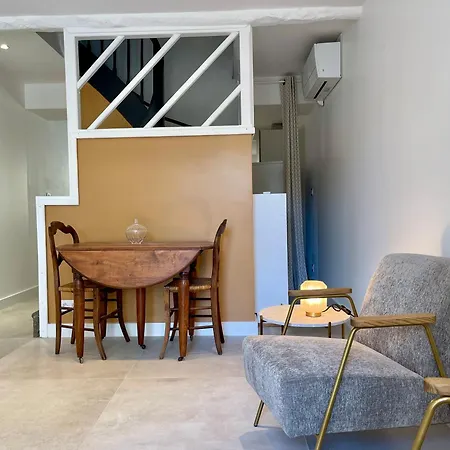 Maison Du Canal Avec Cour Privee Holiday home *