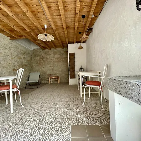 Holiday home Maison Du Canal Avec Cour Privee Carcassonne