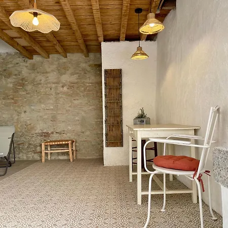 Holiday home Maison Du Canal Avec Cour Privee *