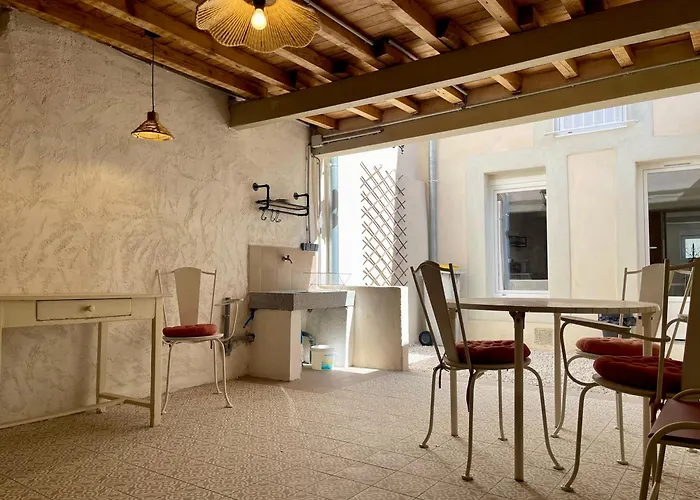 Maison Du Canal Avec Cour Privee *