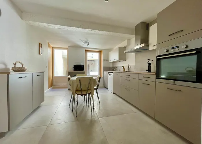 Maison Du Canal Avec Cour Privee